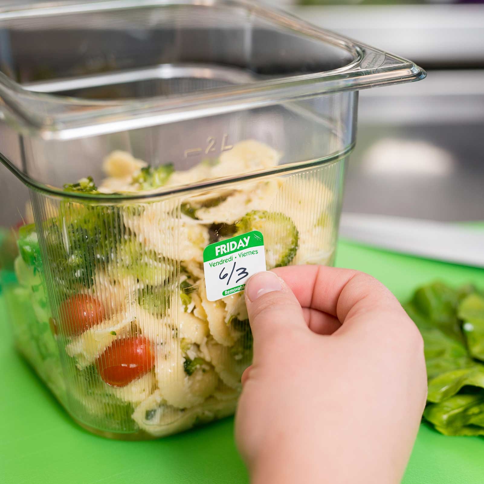 National Checking Company Dateit Green Trilingual Removable Label - Friday, 1 x 1 inch -- 1000 per case.