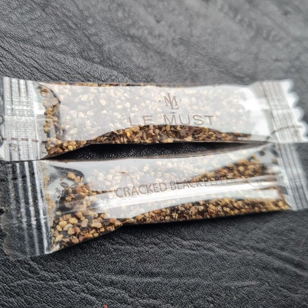 Le Must All Natural Cracked Black Pepper, 1 Gram -- 1000 per case