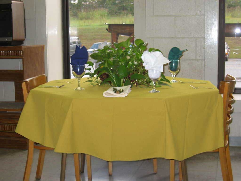 Intedge Yellow Poly/Cotton Round Tablecloth, 132 inch Dia 
