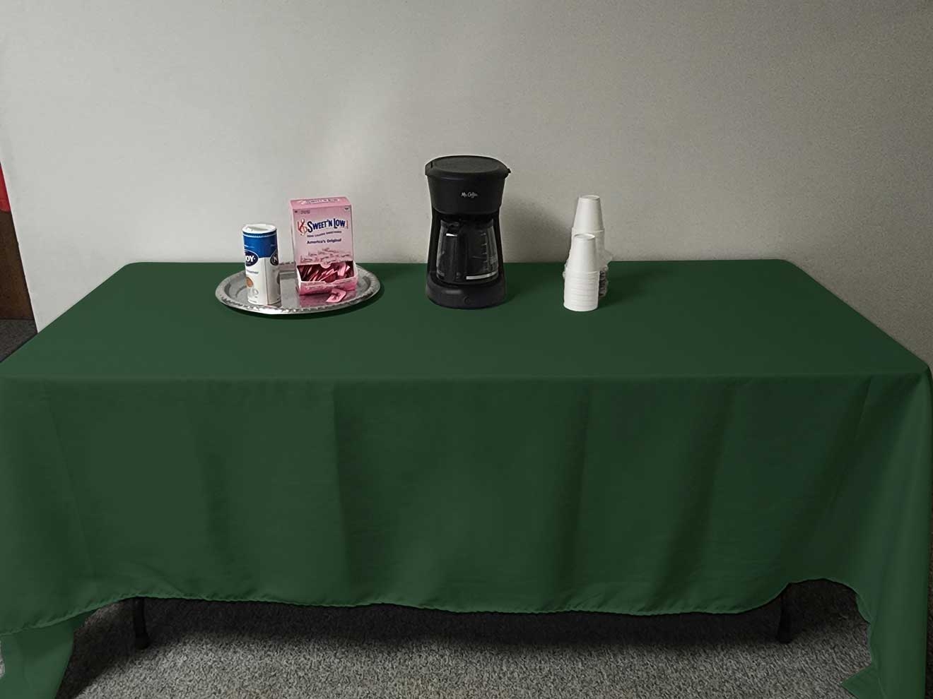 Intedge Hunter Green Poly/Cotton Tablecloth, 45 x 110 inch 