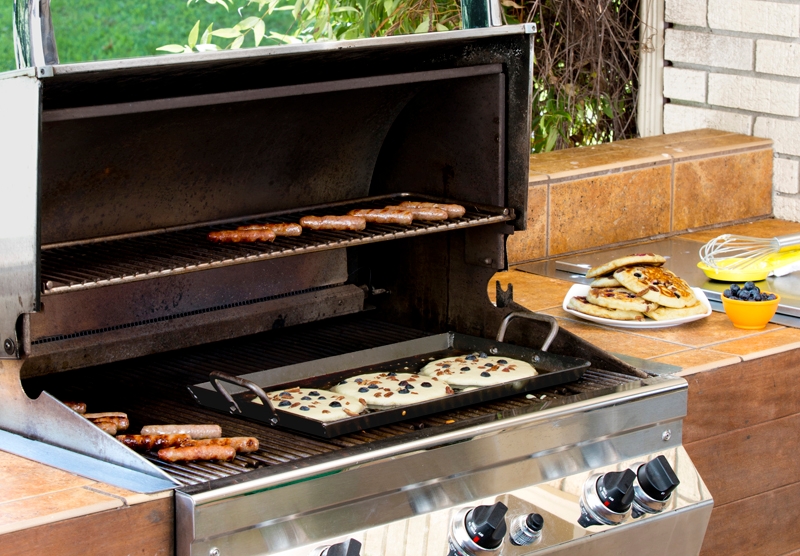 Lodge Seasoned Carbon Steel Griddle, 18 x 10 inch -- 2 per case.