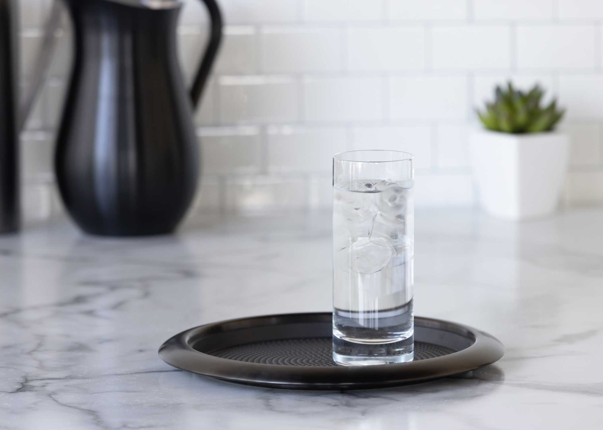 Service Ideas Black Onyx 9 inch Round Non-Slip Tray with Removable Insert, 11 x 11 x 1 inch