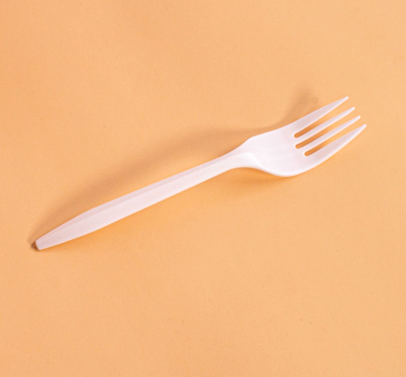 Verde Pack Weight Polypropylene White Fork -- 1000 per case