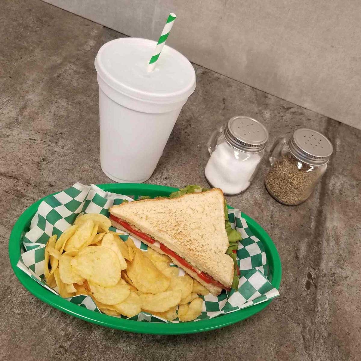 Tablecraft Plastic Green Oval Classic Basket, 9.3 x 6 x 1.875 inch -- 36 per case