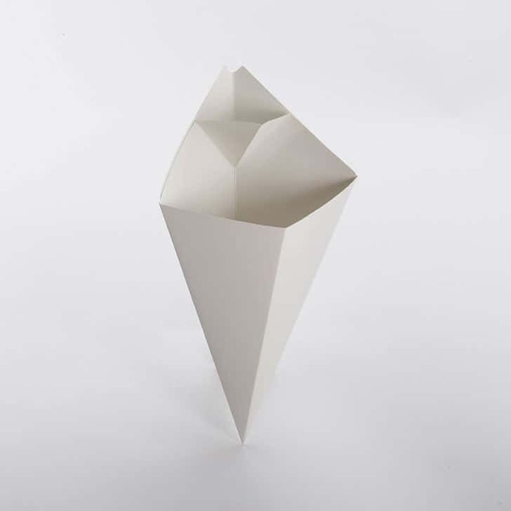 American Metalcraft White Cardboard 10 Ounce Square Cone With 5 1/2 Inch Tapered Opening, 7 1/4 Inch Height