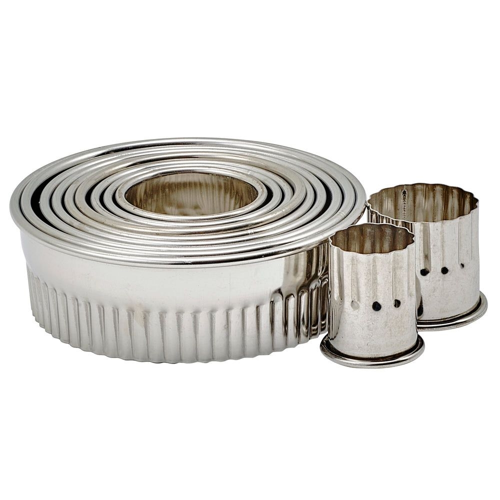 Winco Stainless Steel Fluted Round 11 Piece Cookie Cutter Set, 1 to 3 inch Dia x 1 inch Height -- 12 set per case.