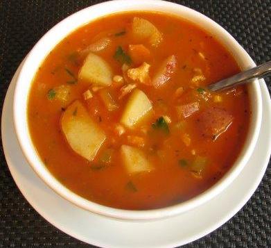 Taste Traditions Manhattan Clam Chowder Soup - 8 lb. package, 2 per case