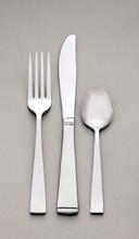 World Tableware World 18/0 Collection New Charm Utility-Dessert Knife -- 36 per case