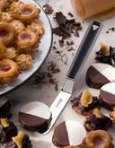 Triangle Professional Stainless Steel Cranked Confiserie Spatula with Polypropylene Handle, 9 Centimeter