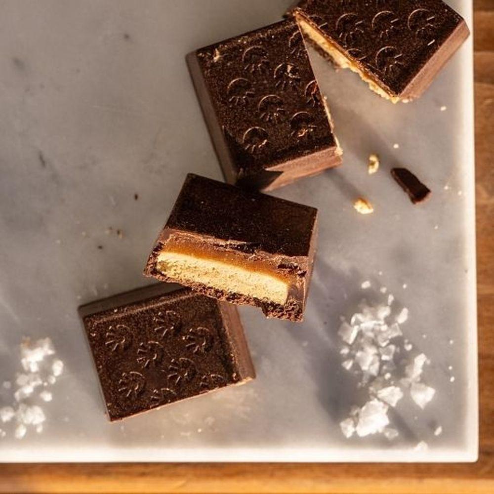 Product gallery 709681858