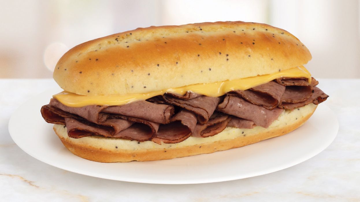 Raybern's Seasoned Roast Beef With Cheddar Cheese On Onion And Poppy Seed Roll, 10 Ounce -- 6 Per Case