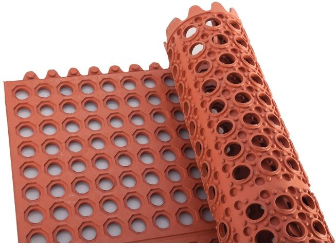 Winco Red Rubber Interlocking Floor Mat, 3 X 3 Feet