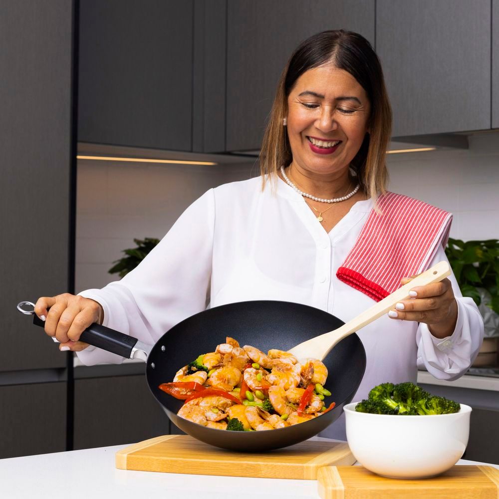 Joyce Chen Professional Series Carbon Steel Excalibur Nonstick Stir Fry Pan With Phenolic Handle, 12 Inch