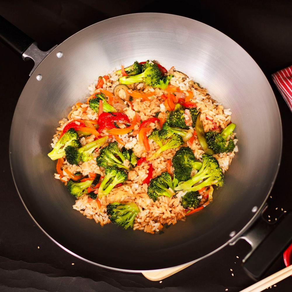 Joyce Chen Professional Series Carbon Steel Flat Bottom Wok With Phenolic Handle, 14 Inch