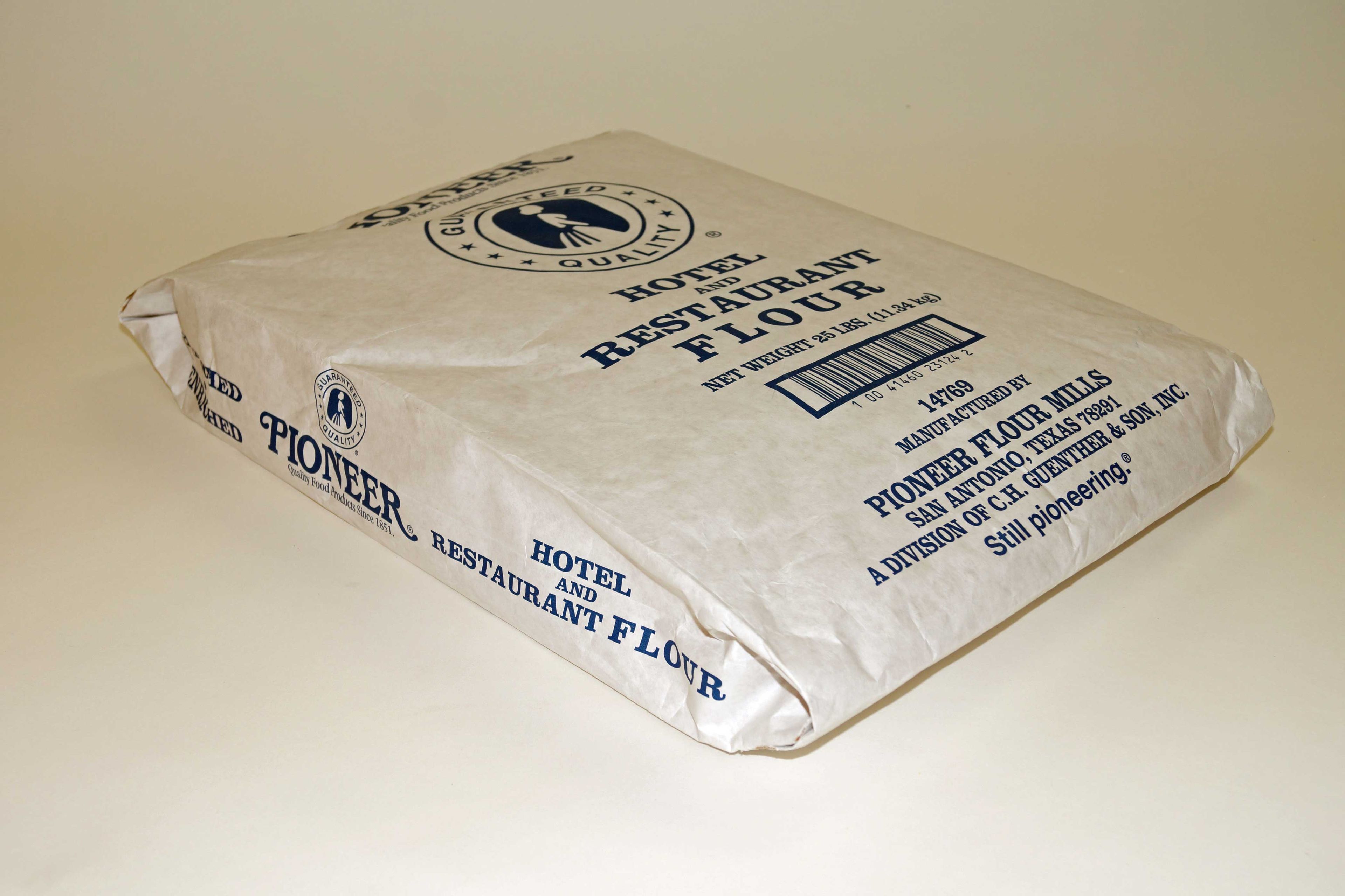 Pioneer Hotel And Restaurant Flour, 25 Pound