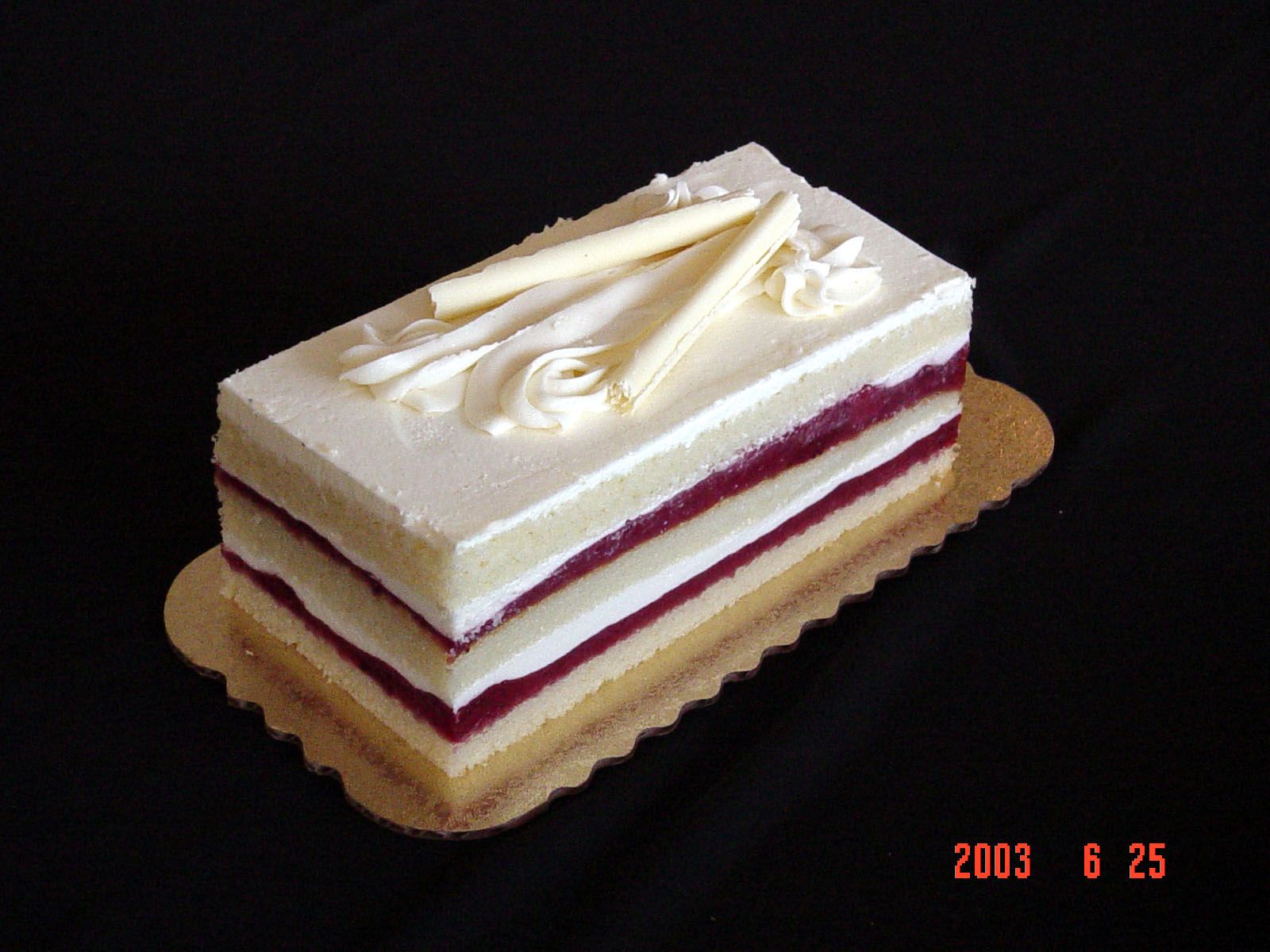 The Original Cakerie 6 Cut Super Size Strawberry Shortcake -- 2 Per Case