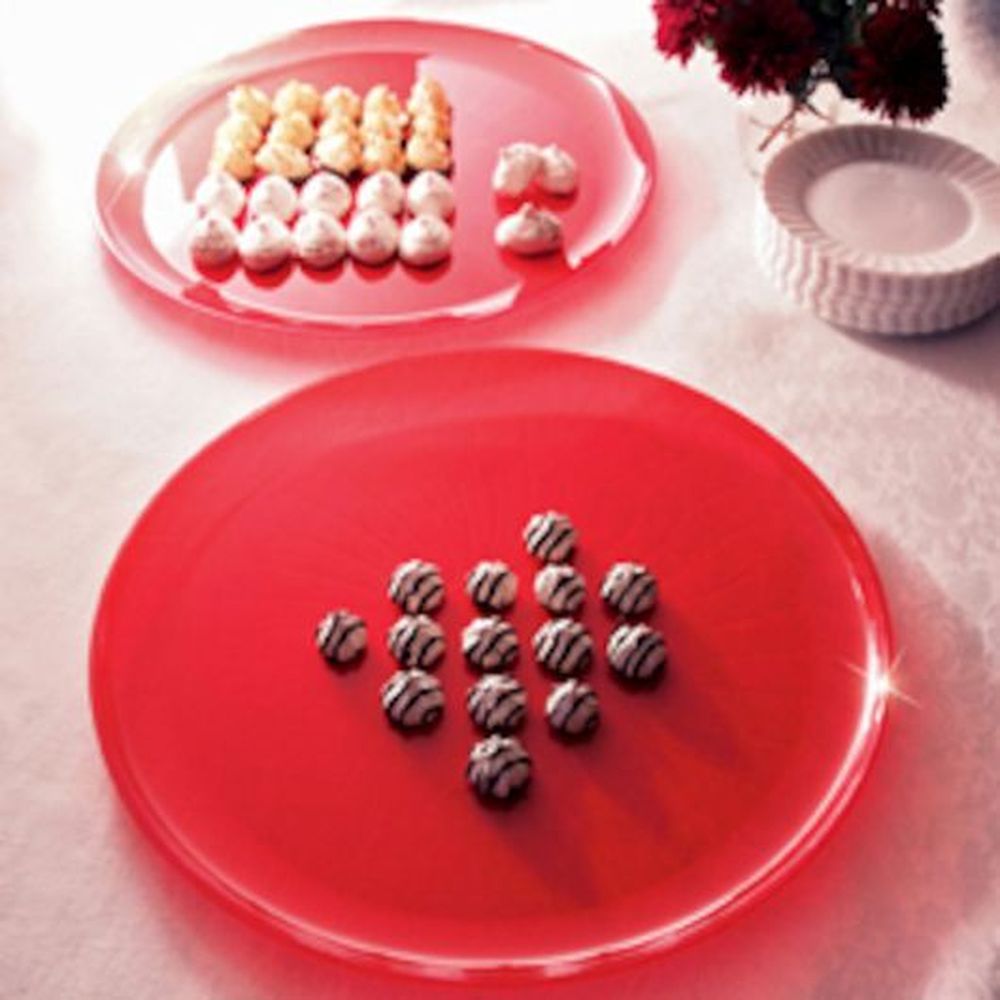 Party Tray Plastic Red Holiday 12 Inch Round Tray, 25 Count -- 25 Per Case