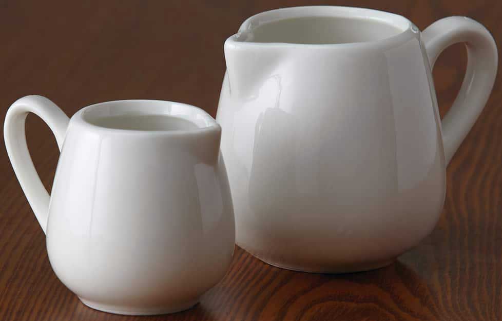 American Metalcraft White Porcelain Creamer, 5.5 Ounce Capacity