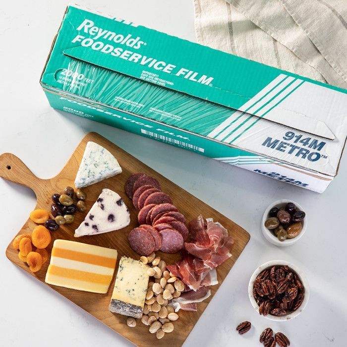 Reynolds Metro Food Service Plastic Film Wrap With Metal Serrated Cutter, 18 Inch X 2000 Feet