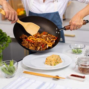 Joyce Chen Classic Series Carbon Steel Preseasoned Stir Fry Pan, 12 Inch