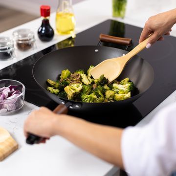 Joyce Chen Classic Series Carbon Steel Preseasoned Wok, 14 Inch
