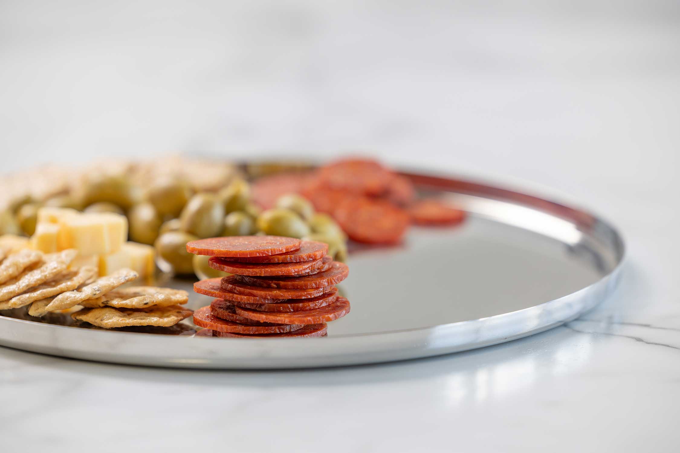 Service Ideas Polished Stainless Modern Edge Large Round Serving Tray, 14 inch Width x 0.75 inch Height
