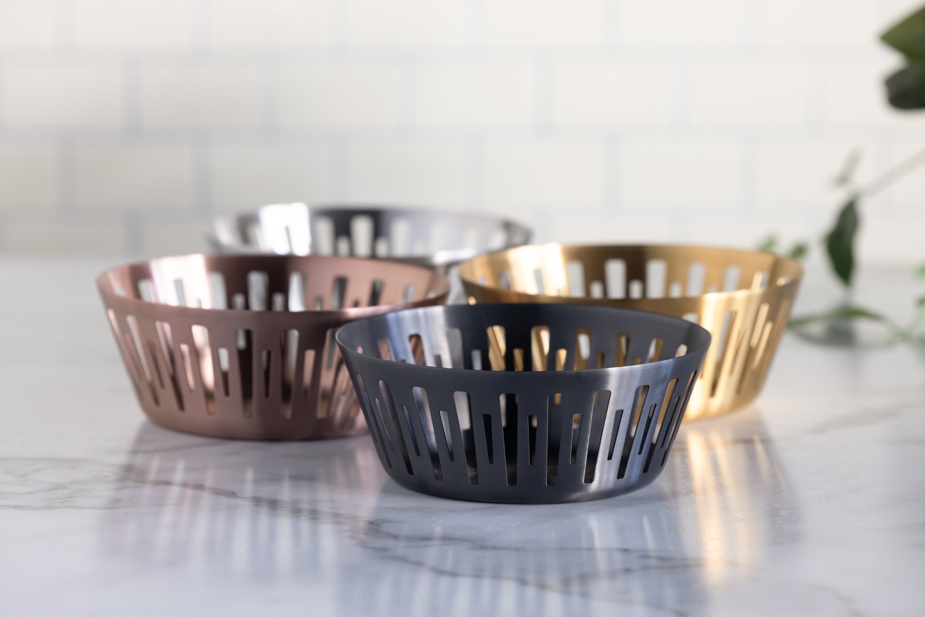 Service Ideas Mod18 Deco Rose Gold Small Round Basket, 7 inch Width x 3.75 inch Height