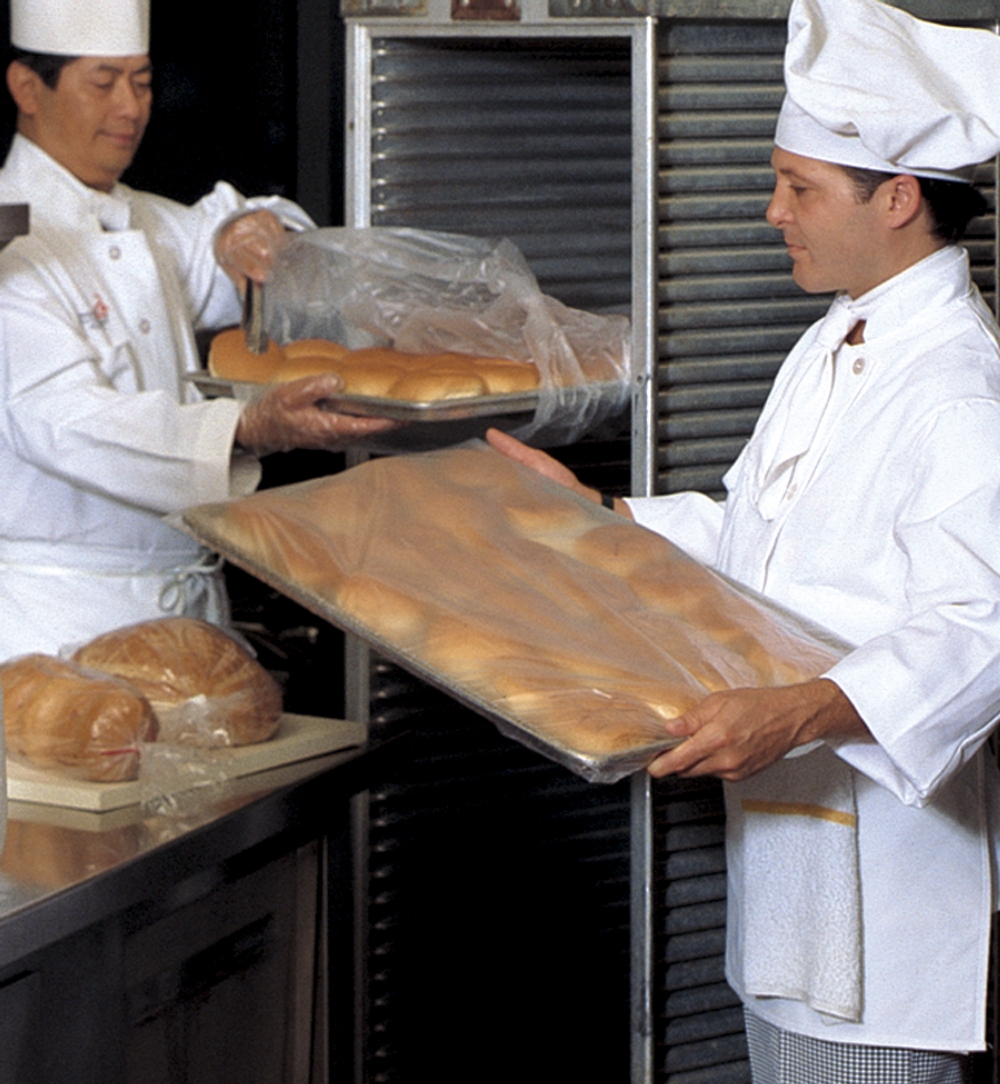 Pitt Plastics Get Reddi 0.75 Mil Clear Bun Pan Cover, 21 x 6 x 35 inch -- 200 per case.