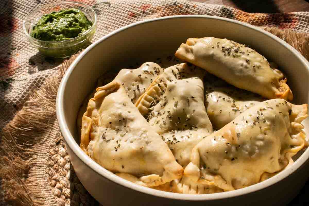 Goya Large White Discos Pastry Dough, 20 Ounce -- 24 per case.