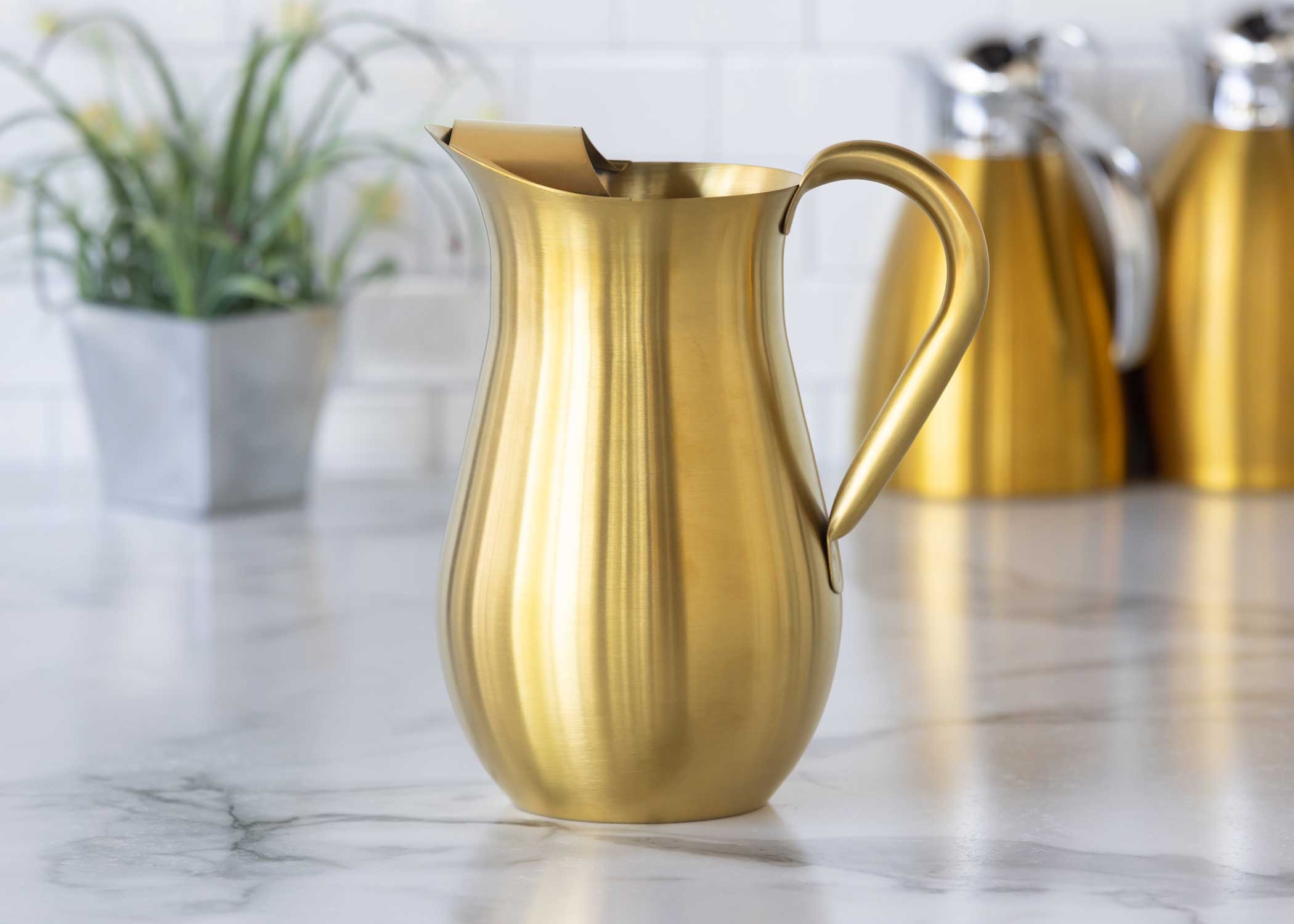 Service Ideas Vintage Gold Stainless Steel Bell Pitcher with Ice Guard, 2 Liter Capacity