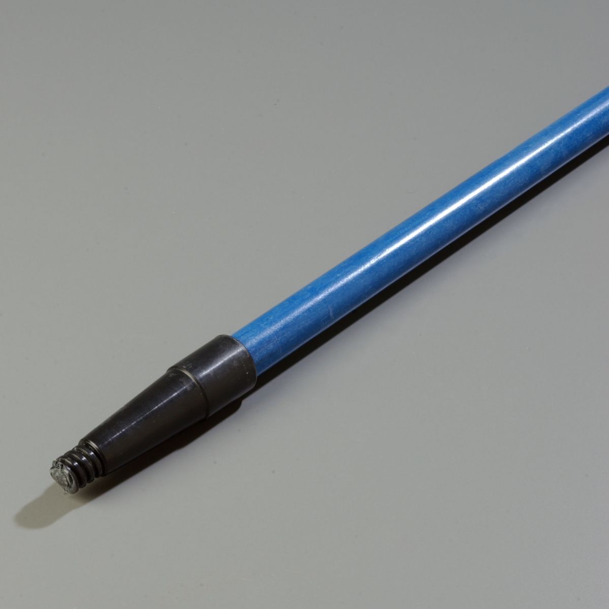 Carlisle Blue Threaded Spectrum Fiberglass Handle 60 Inch 1 Inch Diameter -- 12 Per Case